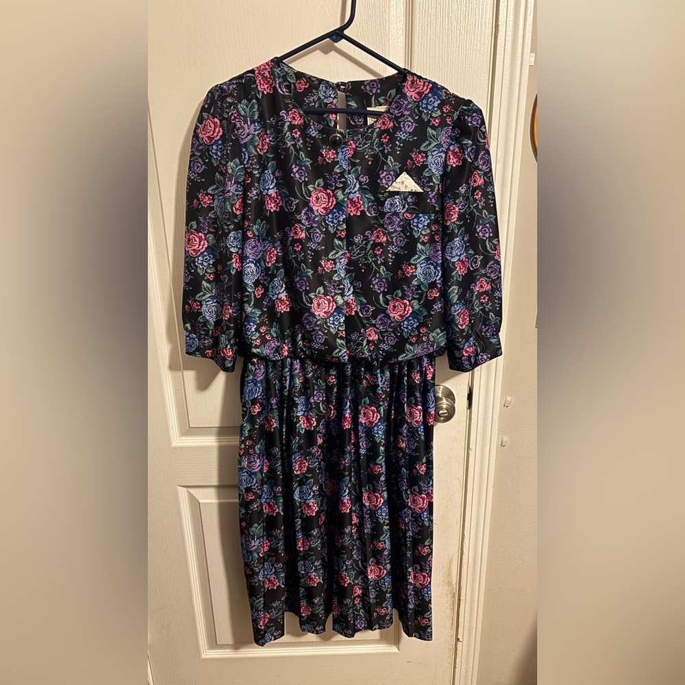 Vintage floral silky type dress